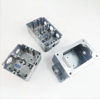 OEM High Precision Metal Machining Parts Untuk Tutup Katup Menghidupkan Milling CNC